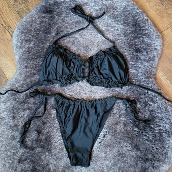 New Black Ruched Top and Brazilian Bottom Bikini Set Swimsuit Size S - Picture 4 of 5